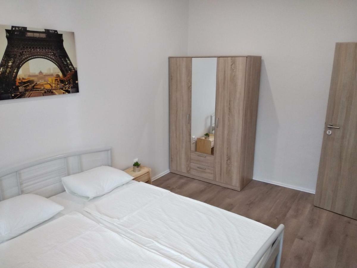Kate & Jenny Apartments - Cosy Place In The City Center Pressburg Exterior foto